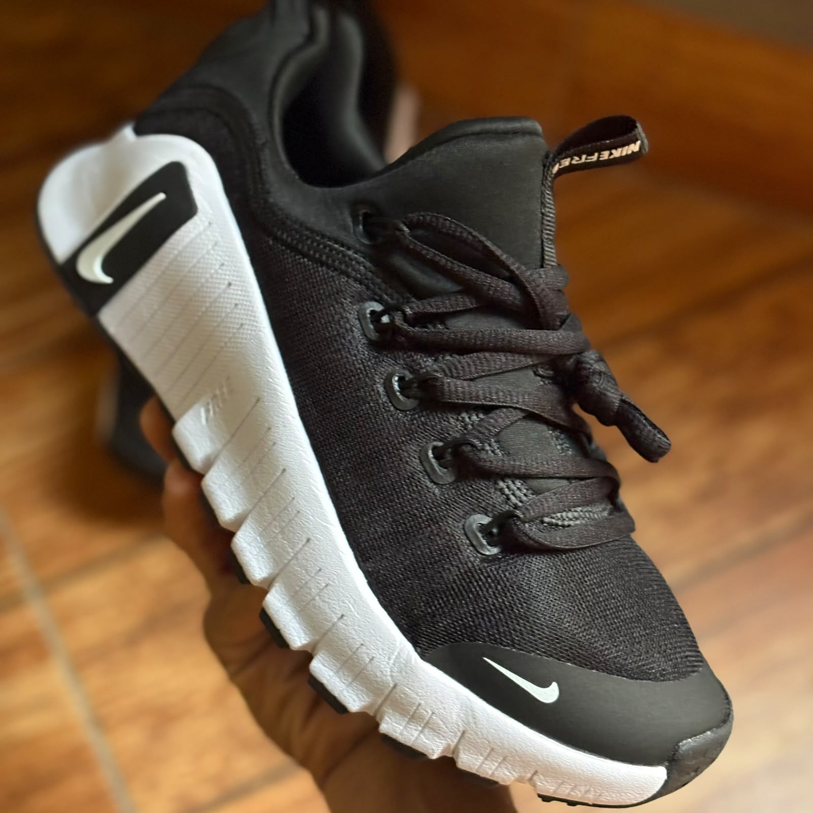NIKE METCON 6 NEGRO BLANCO