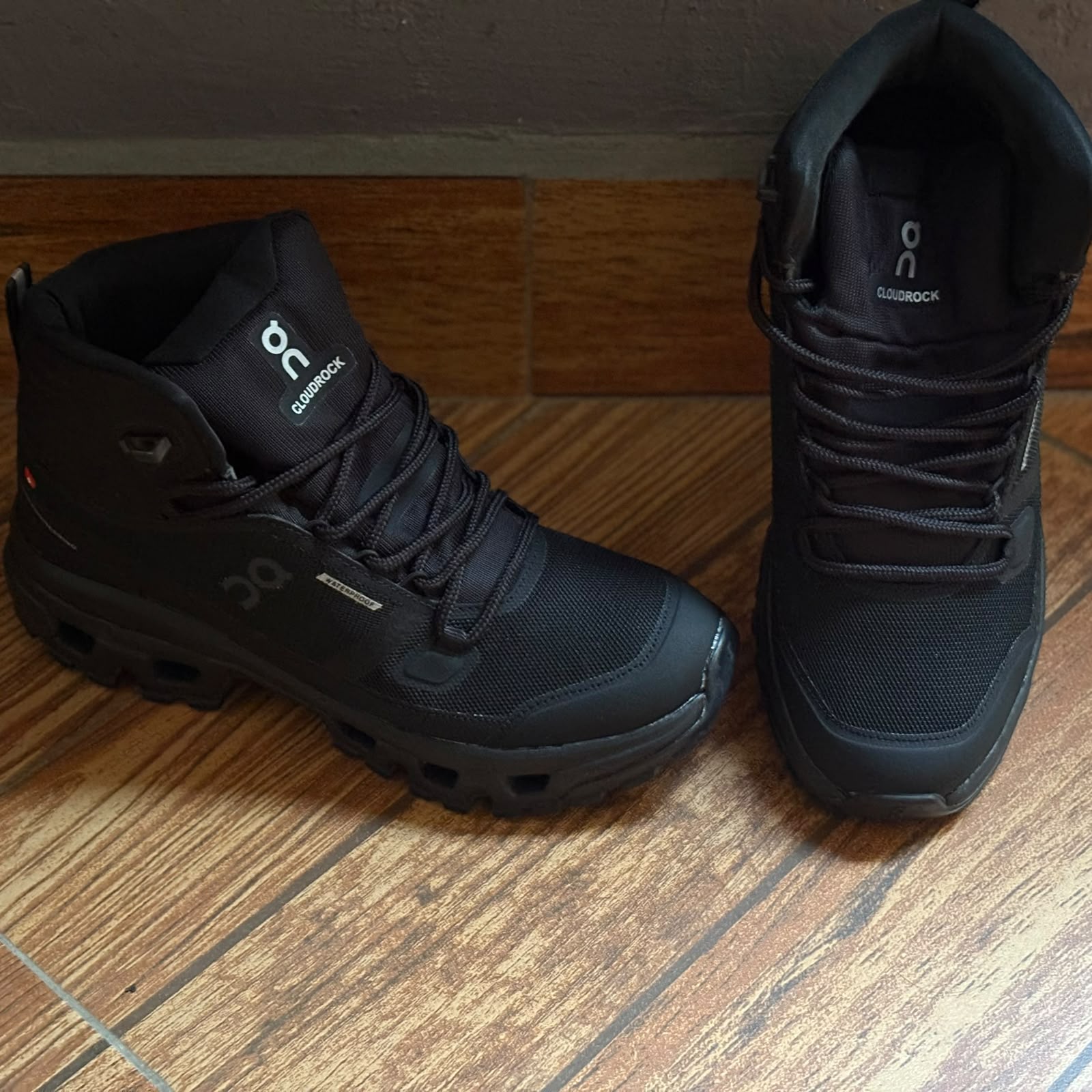 TENIS ON CLOUDROCK NEGRA